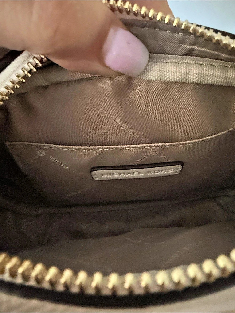 Michael Kors Jet Set Charm Large East/West Camera Crossbody Bag White & Gray - Picture 3 of 3